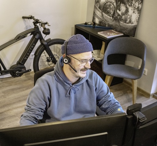 career-slide-image-1